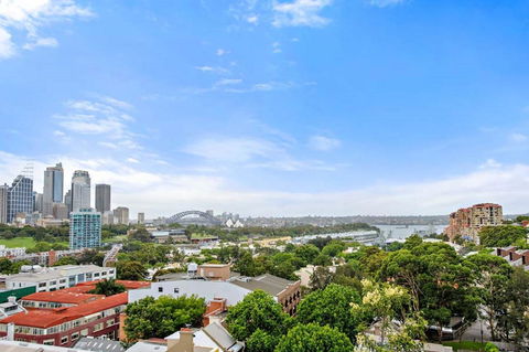 Lower Bridge And Sails - Executive 2BR Darlinghurst Apartment With Balcony And Rooftop Views - Sunshine Coast Guide 13
