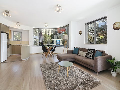 Lower Bridge And Sails - Executive 2BR Darlinghurst Apartment With Balcony And Rooftop Views - Sunshine Coast Guide 0