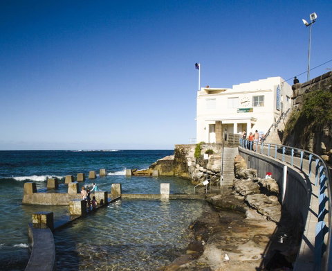 The Blenheim - Sunshine Coast Guide 23