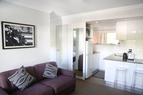 The Blenheim - Sunshine Coast Guide 3