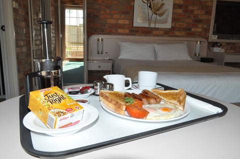 Mollymook Surfbeach Motel & Apartments - Sunshine Coast Guide 2
