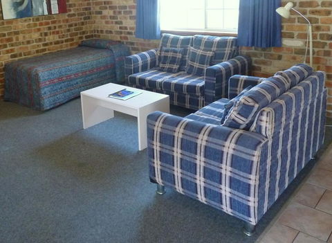 Mollymook Surfbeach Motel & Apartments - Sunshine Coast Guide 36