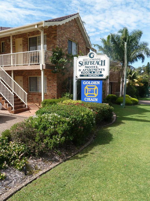 Mollymook Surfbeach Motel & Apartments - Sunshine Coast Guide 0