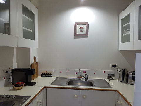 Paxsafe Sydney Hyde Park Budget Apartments - Sunshine Coast Guide 12