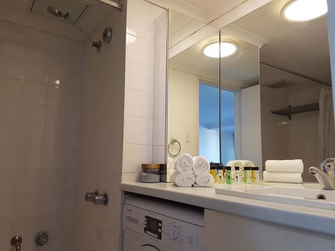 Paxsafe Sydney Hyde Park Budget Apartments - Sunshine Coast Guide 11