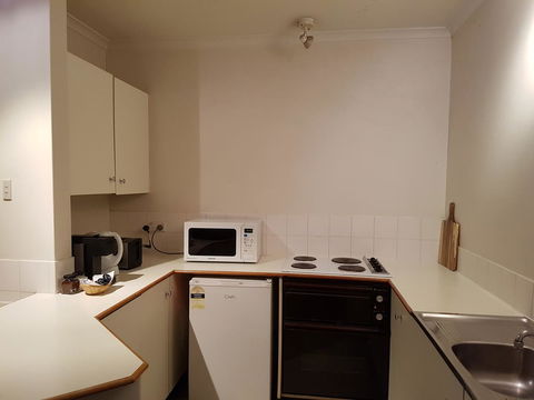 Paxsafe Sydney Hyde Park Budget Apartments - Sunshine Coast Guide 24