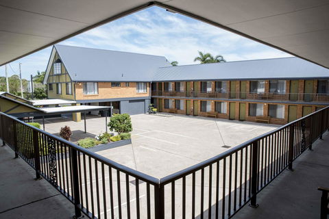 Coastal Bay Motel - Sunshine Coast Guide 36