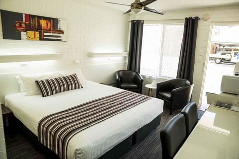Coastal Bay Motel - Sunshine Coast Guide 27