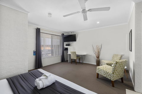 Coastal Bay Motel - Sunshine Coast Guide 12