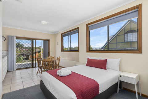 Coastal Bay Motel - Sunshine Coast Guide 8