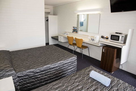 Coastal Bay Motel - Sunshine Coast Guide 29