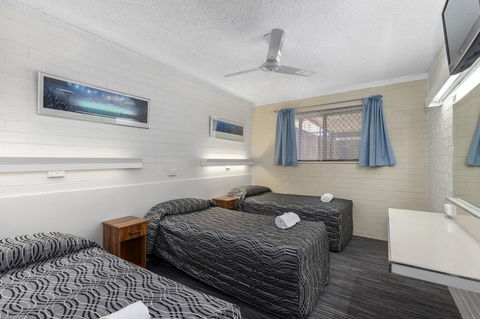 Coastal Bay Motel - Sunshine Coast Guide 17