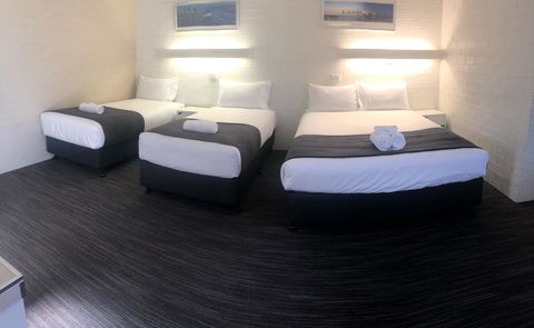 Coastal Bay Motel - Sunshine Coast Guide 18