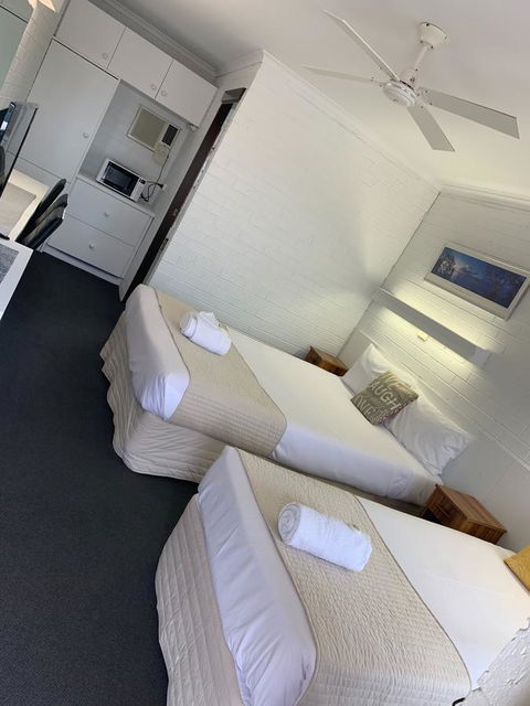 Coastal Bay Motel - Sunshine Coast Guide 34