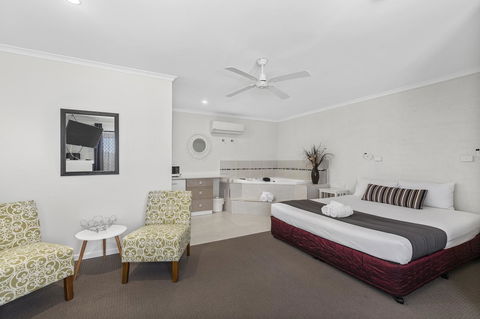 Coastal Bay Motel - Sunshine Coast Guide 13