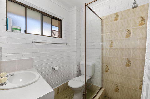 Coastal Bay Motel - Sunshine Coast Guide 10