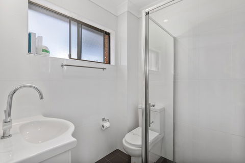 Coastal Bay Motel - Sunshine Coast Guide 3