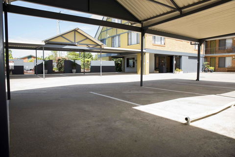 Coastal Bay Motel - Sunshine Coast Guide 39