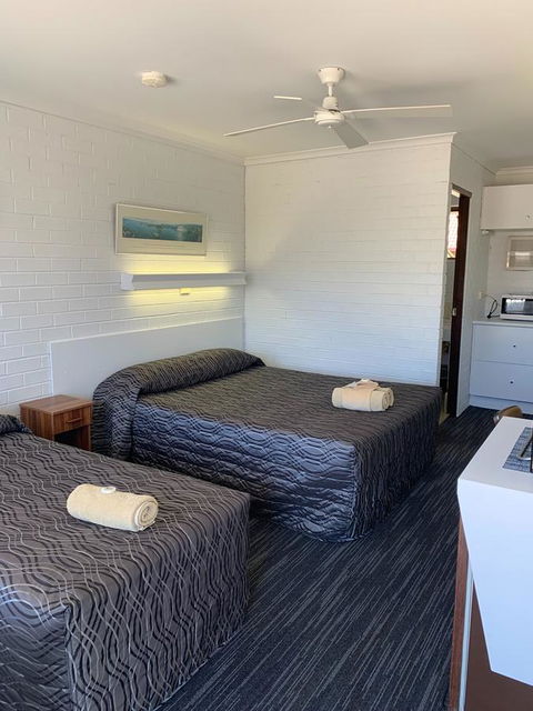 Coastal Bay Motel - Sunshine Coast Guide 33