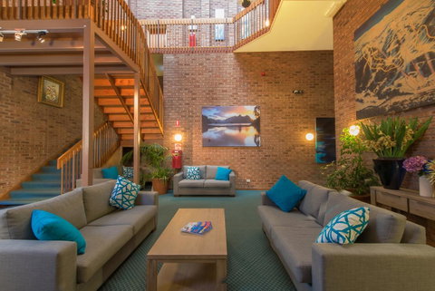 Alpine Gables - Sunshine Coast Guide 4