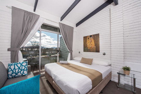 Alpine Gables - Sunshine Coast Guide 14