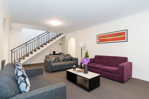 Eastwood Furnished Apartments - Sunshine Coast Guide 3