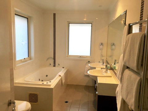 Encore Apartments - Sunshine Coast Guide 3