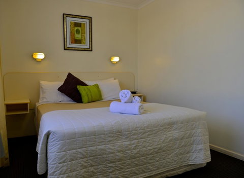 Beach House Holiday Apartments - Sunshine Coast Guide 5