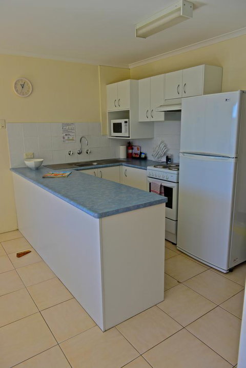 Beach House Holiday Apartments - Sunshine Coast Guide 12