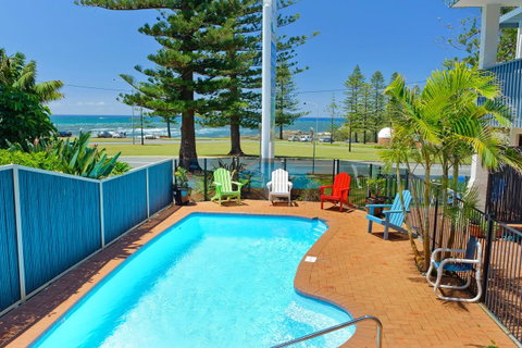 Beach House Holiday Apartments - Sunshine Coast Guide 0