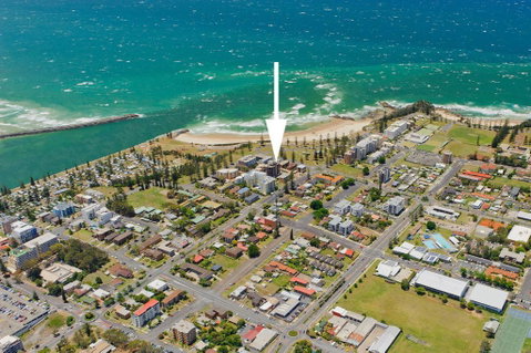 Beach House Holiday Apartments - Sunshine Coast Guide 15