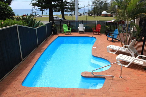 Beach House Holiday Apartments - Sunshine Coast Guide 4