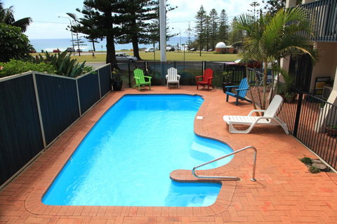 Beach House Holiday Apartments - Sunshine Coast Guide 19