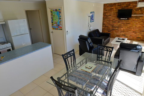 Beach House Holiday Apartments - Sunshine Coast Guide 10