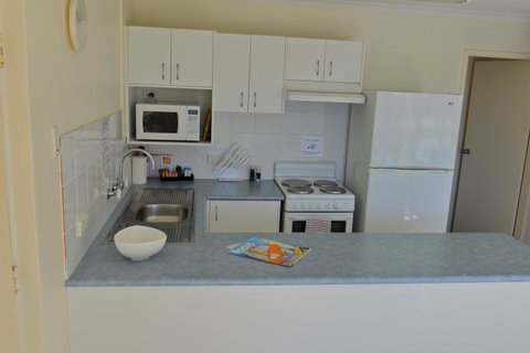 Beach House Holiday Apartments - Sunshine Coast Guide 6