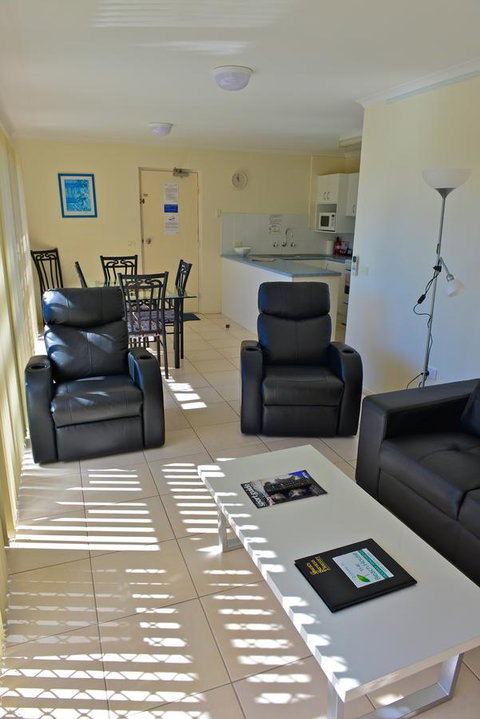 Beach House Holiday Apartments - Sunshine Coast Guide 7