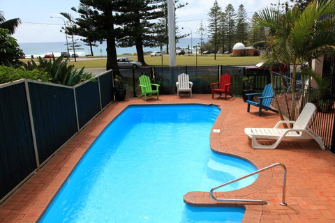 Beach House Holiday Apartments - Sunshine Coast Guide 2