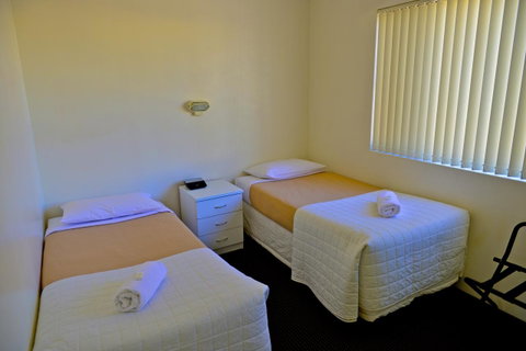 Beach House Holiday Apartments - Sunshine Coast Guide 9