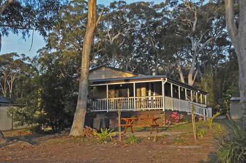 Bush & Bay Cottage - Sunshine Coast Guide 1