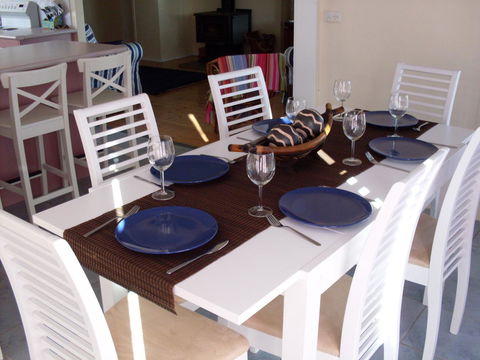 Bush & Bay Cottage - Sunshine Coast Guide 12
