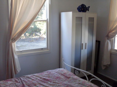 Bush & Bay Cottage - Sunshine Coast Guide 9