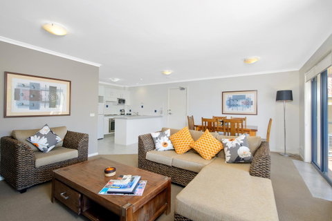 South Pacific Apartments - Sunshine Coast Guide 8