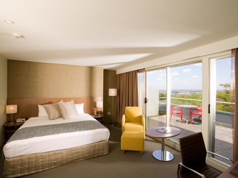 Hotel Urban St Leonards - Sunshine Coast Guide 7