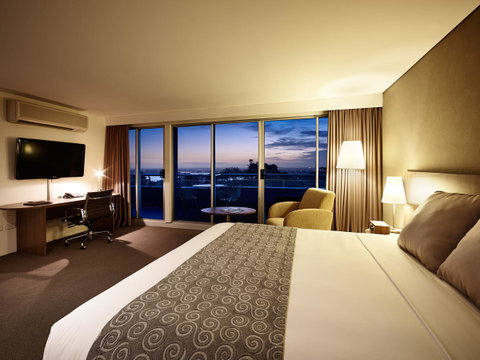 Hotel Urban St Leonards - Sunshine Coast Guide 4