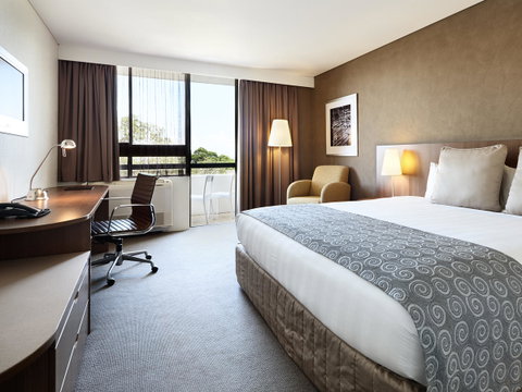 Hotel Urban St Leonards - Sunshine Coast Guide 1