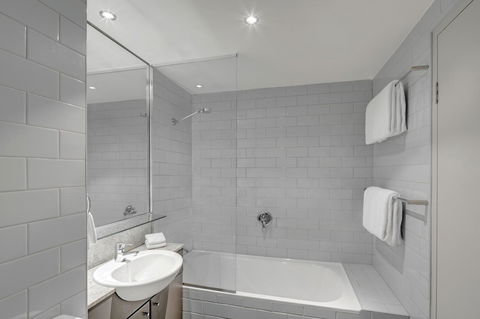 Adina Apartment Hotel Chippendale - Sunshine Coast Guide 12