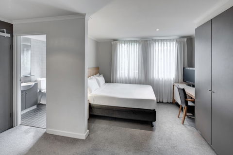 Adina Apartment Hotel Chippendale - Sunshine Coast Guide 1