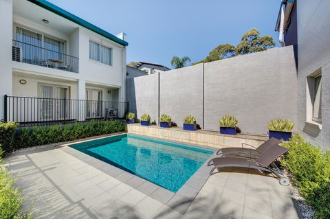 Adina Apartment Hotel Chippendale - Sunshine Coast Guide 2