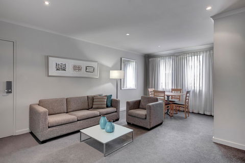 Adina Apartment Hotel Chippendale - Sunshine Coast Guide 11