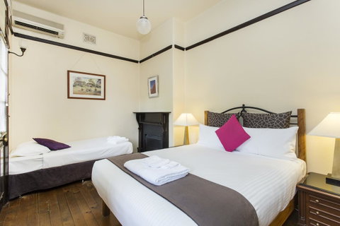 Sydney Harbour Bed And Breakfast - Sunshine Coast Guide 13